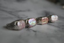 Load image into Gallery viewer, Casted Fresh Water Pearls Rings