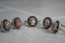 Load image into Gallery viewer, Skull carved Pearl Ring