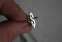Load image into Gallery viewer, 90s S Ring