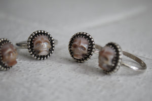 Skull carved Pearl Ring