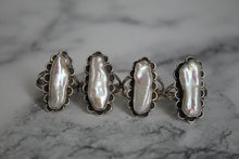 Load image into Gallery viewer, White Fresh Water Pearl Rings
