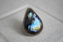 Load image into Gallery viewer, Labradorite Ring sz 8