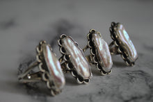 Load image into Gallery viewer, White Fresh Water Pearl Rings